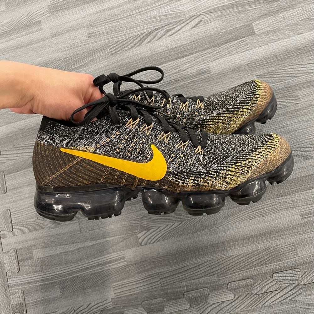Nike Mens Air Vapormax Flyknit 3 Shoes